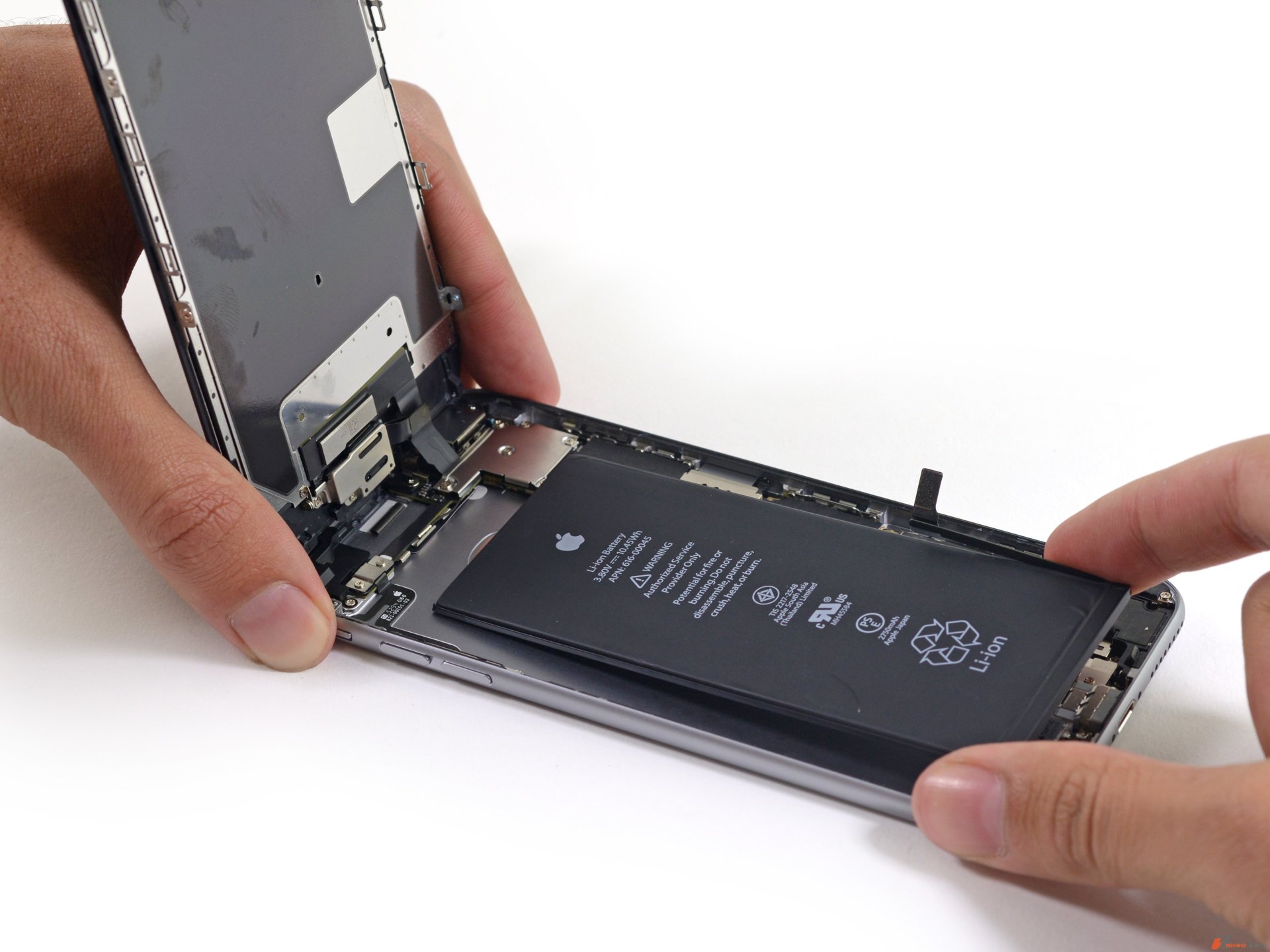 Замена аккумулятора на iPhone 6s в Туле